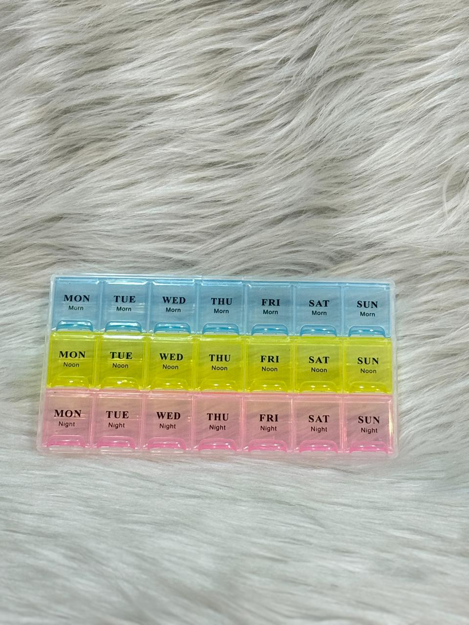 صندوق أقراص الدواء الأسبوعي لمدة 7 أيام و28 حجرة