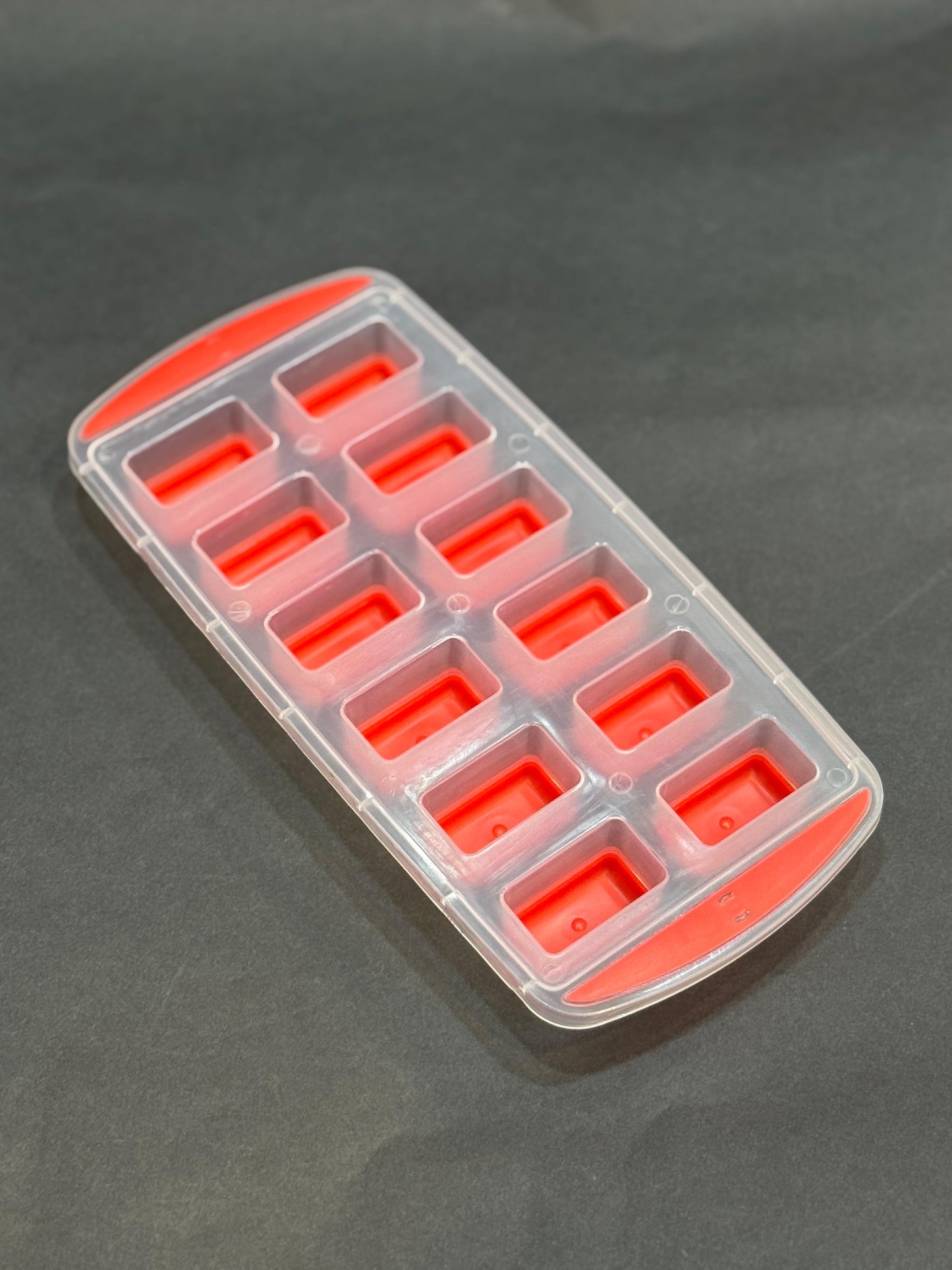 صينية مكعبات الثلج من السيليكون مكونة من صينيتين