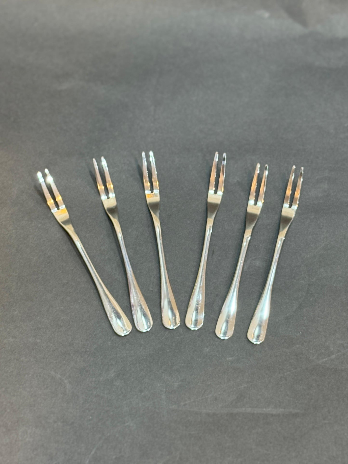 مجموعة من 6 قطع من شوك الفاكهة المصنوعة من الفولاذ المقاوم للصدأ باللون الفضي، ،