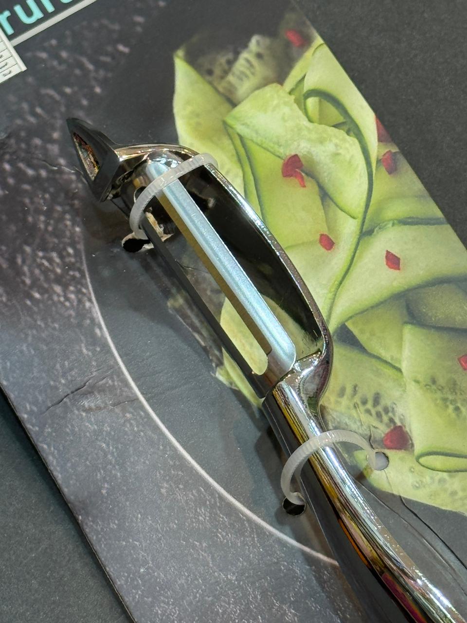 قشارة خضار سهلة الاستخدام والتنظيف