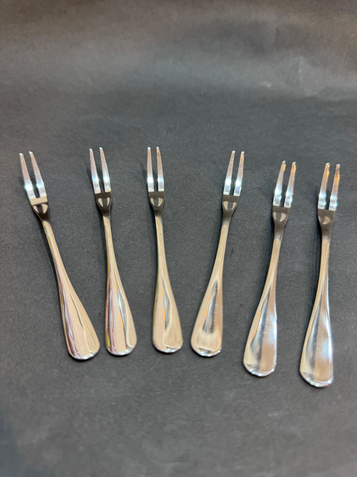 مجموعة من 6 قطع من شوك الفاكهة المصنوعة من الفولاذ المقاوم للصدأ باللون الفضي، ،