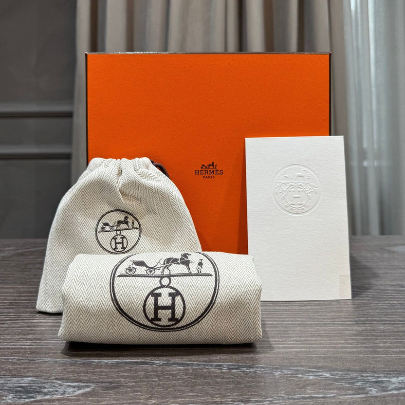 HURMUS Classic Top Handle Bag – Black & White with box